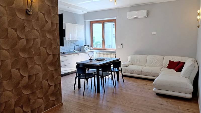 Elegante appartamento completamente ristrutturato
