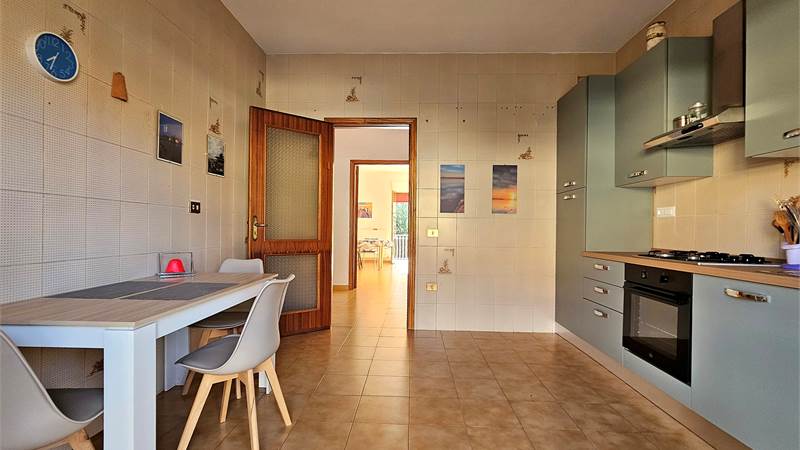 APPARTAMENTO ARREDATO, AMPIO E LUMINOSO IN ZONA SEMICENTRALE